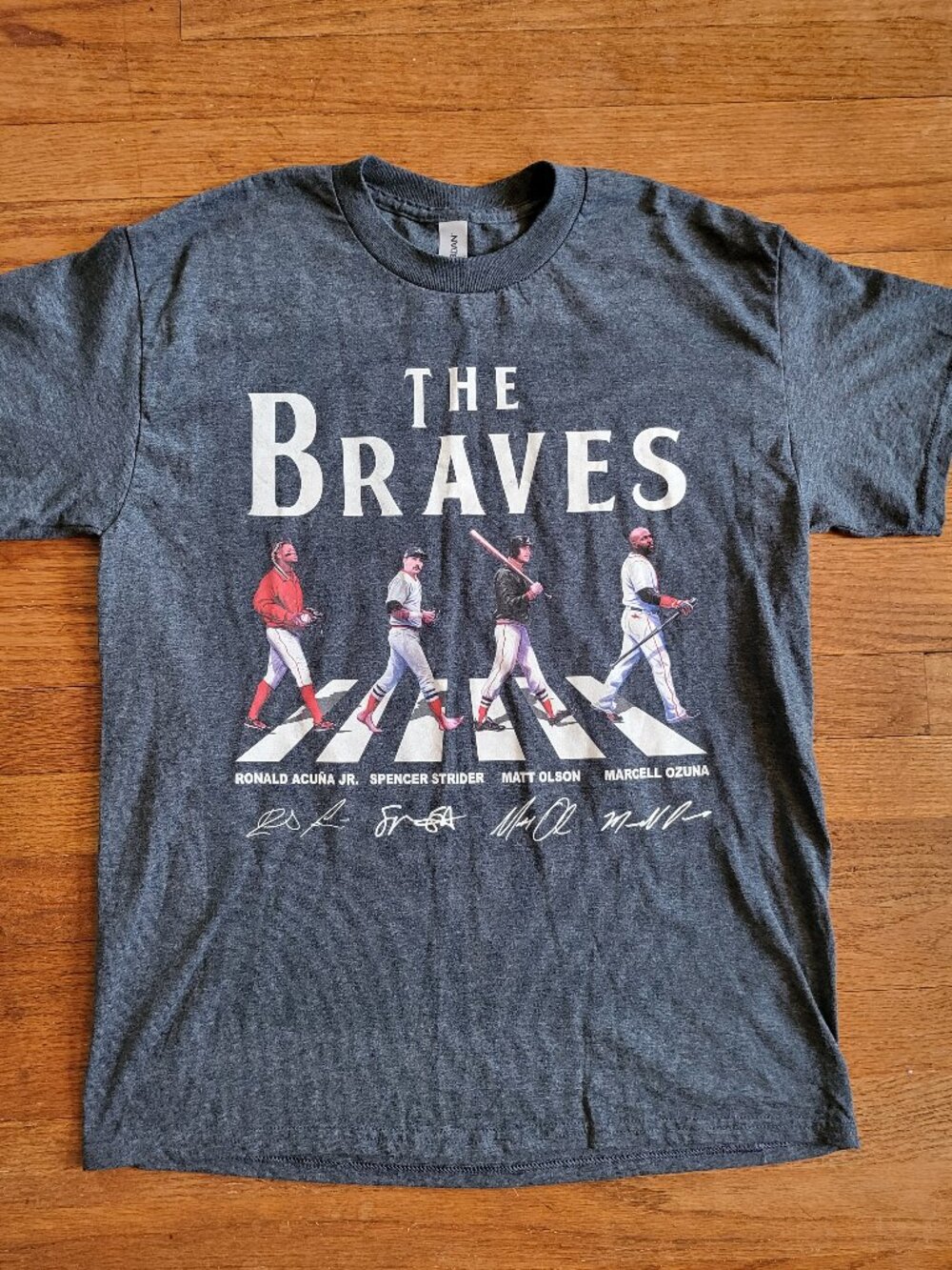 Atlanta Braves The Beatles Abbey Road Shirt MEDIUM Gray Short Sleeve MLB T7